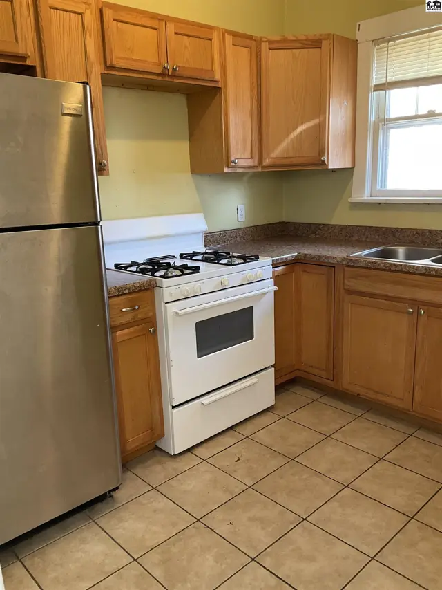 Photo of 429 E 7Th Ave, Hutchinson, KS