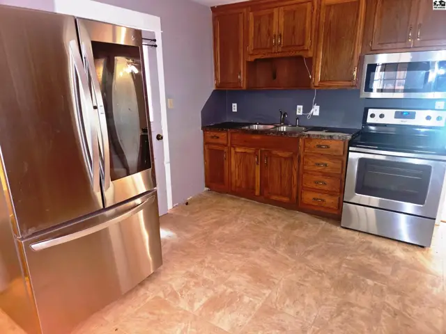 Photo of 114 W Durst St, Moundridge, KS