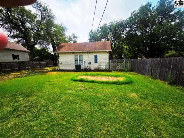 Photo of 1420 E 9th St, Newton, KS
