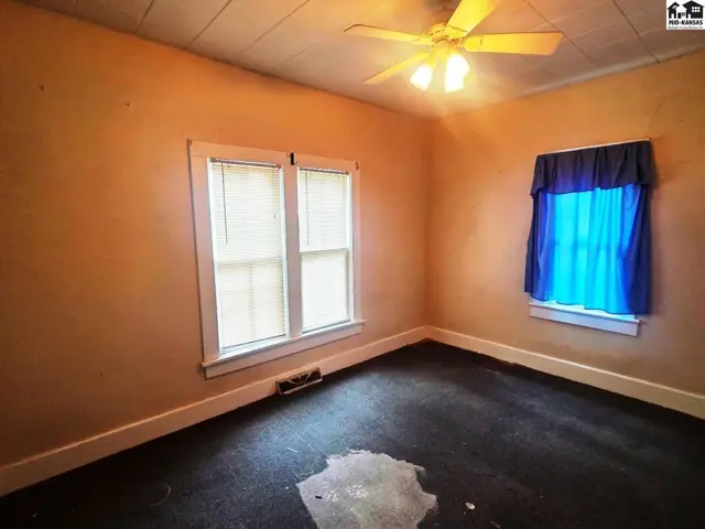 Photo of 1420 E 9th St, Newton, KS