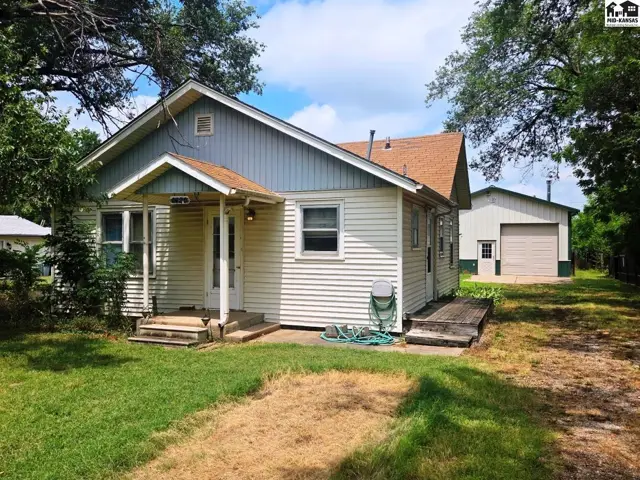 Photo of 1420 E 9th St, Newton, KS