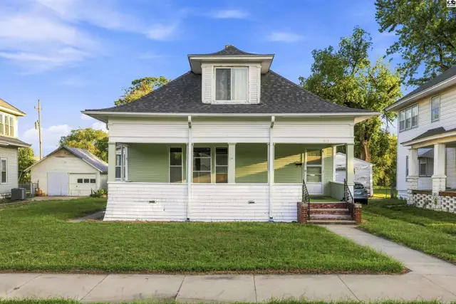 Photo of 815 E Sherman St, Hutchinson, KS