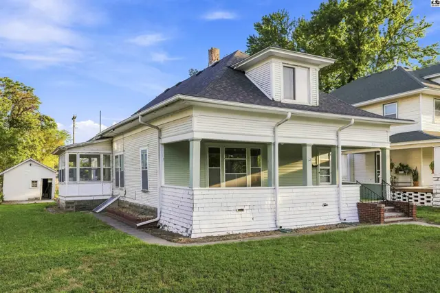 Photo of 815 E Sherman St, Hutchinson, KS