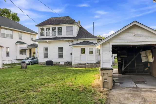 Photo of 815 E Sherman St, Hutchinson, KS