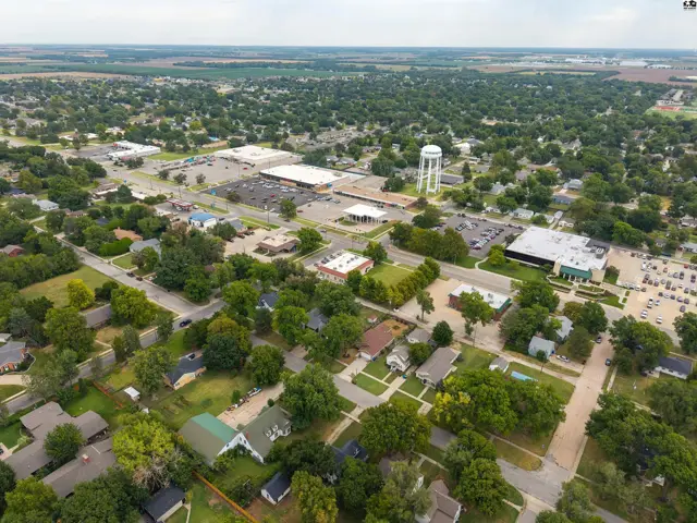 Photo of 1233 N Main St, McPherson, KS