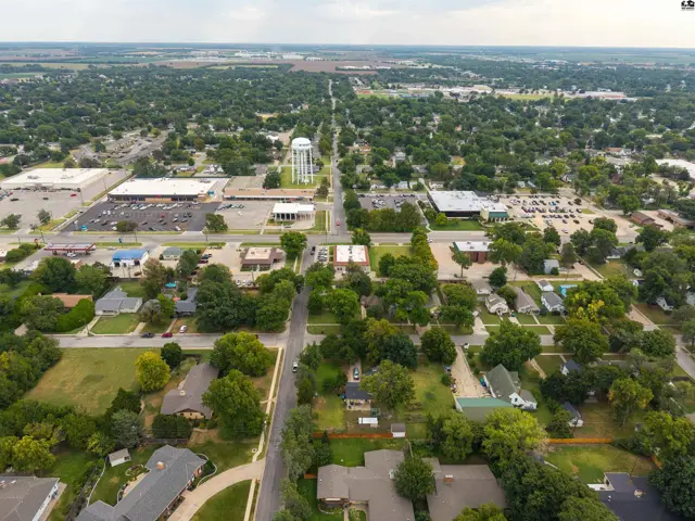 Photo of 1233 N Main St, McPherson, KS