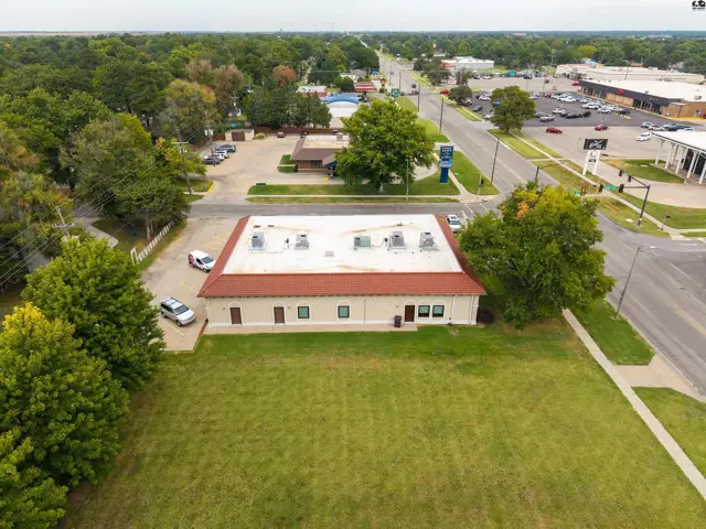 Photo of 1233 N Main St, McPherson, KS