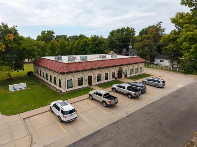 Photo of 1233 N Main St, McPherson, KS