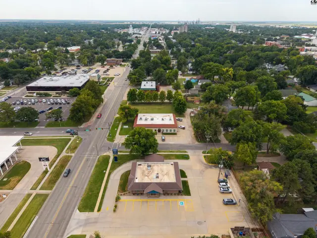 Photo of 1233 N Main St, McPherson, KS