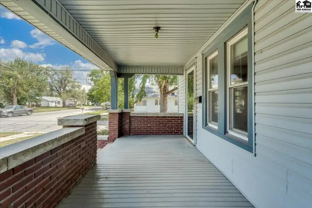 Photo of 829 E Sherman St, Hutchinson, KS