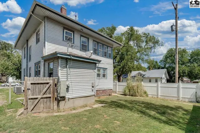 Photo of 829 E Sherman St, Hutchinson, KS