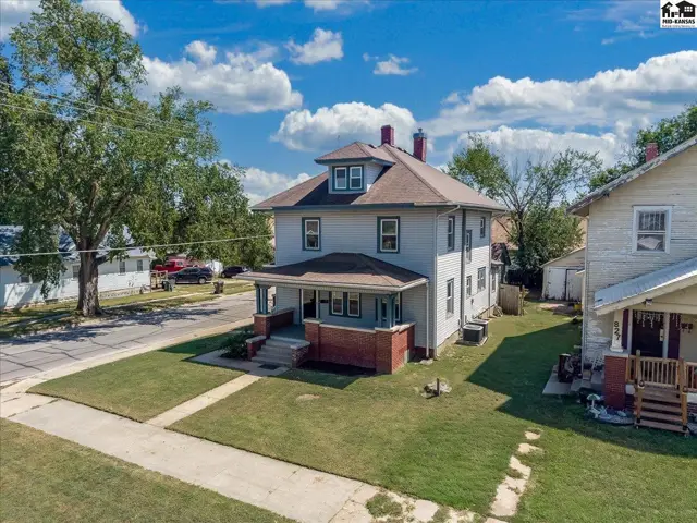 Photo of 829 E Sherman St, Hutchinson, KS