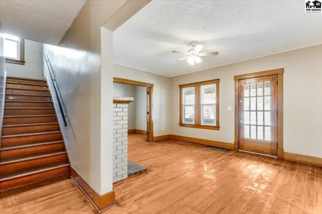 Photo of 829 E Sherman St, Hutchinson, KS
