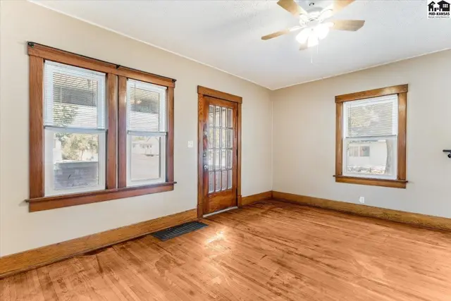 Photo of 829 E Sherman St, Hutchinson, KS