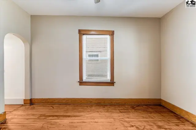 Photo of 829 E Sherman St, Hutchinson, KS