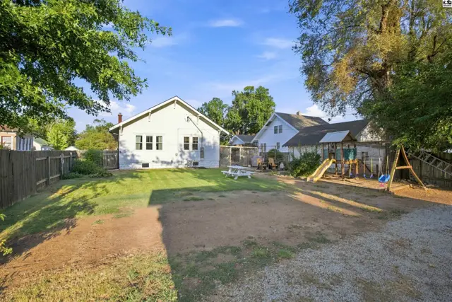 Photo of 209 S Maple St, Pretty Prairie, KS