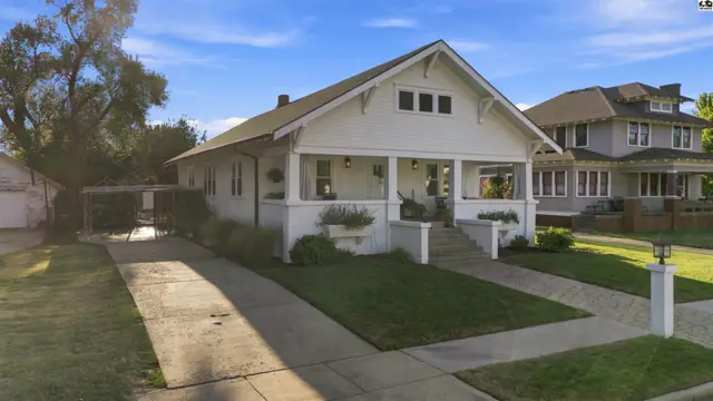 Photo of 209 S Maple St, Pretty Prairie, KS