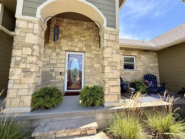 Photo of 921 W Crazy Horse Rd, Hutchinson, KS