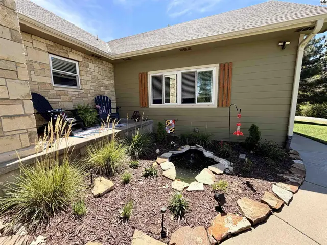 Photo of 921 W Crazy Horse Rd, Hutchinson, KS