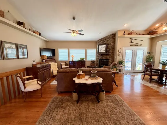 Photo of 921 W Crazy Horse Rd, Hutchinson, KS