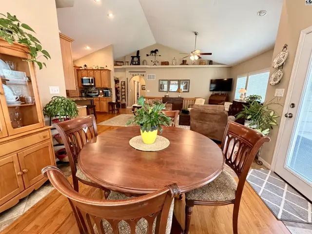 Photo of 921 W Crazy Horse Rd, Hutchinson, KS