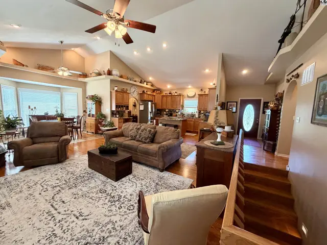 Photo of 921 W Crazy Horse Rd, Hutchinson, KS