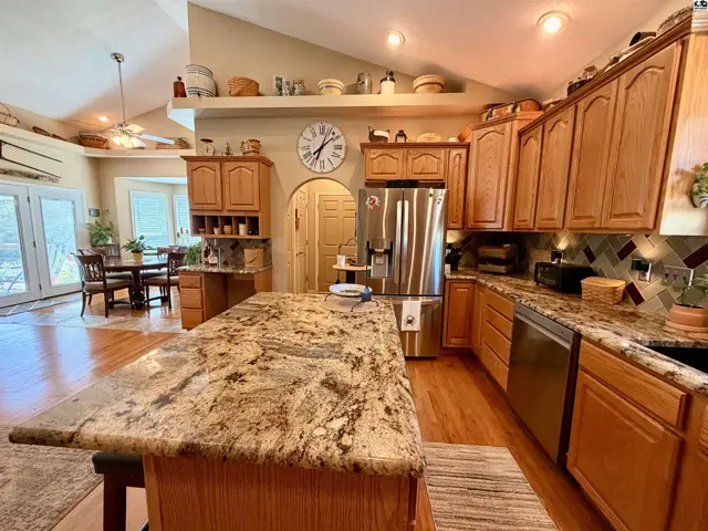 Photo of 921 W Crazy Horse Rd, Hutchinson, KS