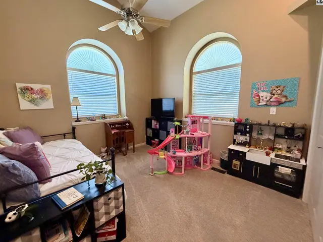 Photo of 921 W Crazy Horse Rd, Hutchinson, KS