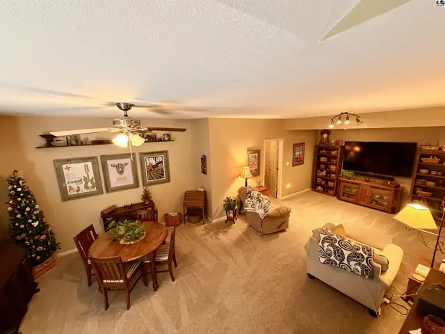 Photo of 921 W Crazy Horse Rd, Hutchinson, KS