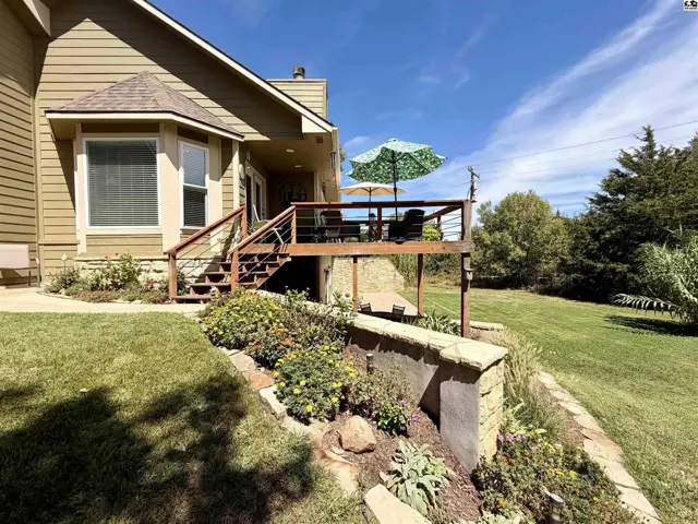 Photo of 921 W Crazy Horse Rd, Hutchinson, KS