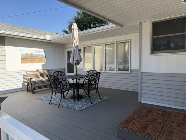 Photo of 221 S Pine St, Pratt, KS