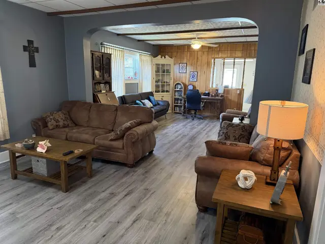 Photo of 221 S Pine St, Pratt, KS