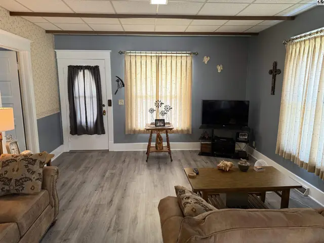 Photo of 221 S Pine St, Pratt, KS
