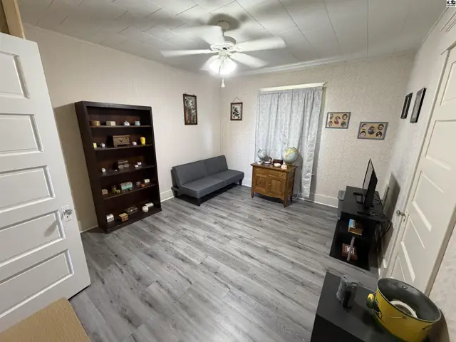 Photo of 221 S Pine St, Pratt, KS