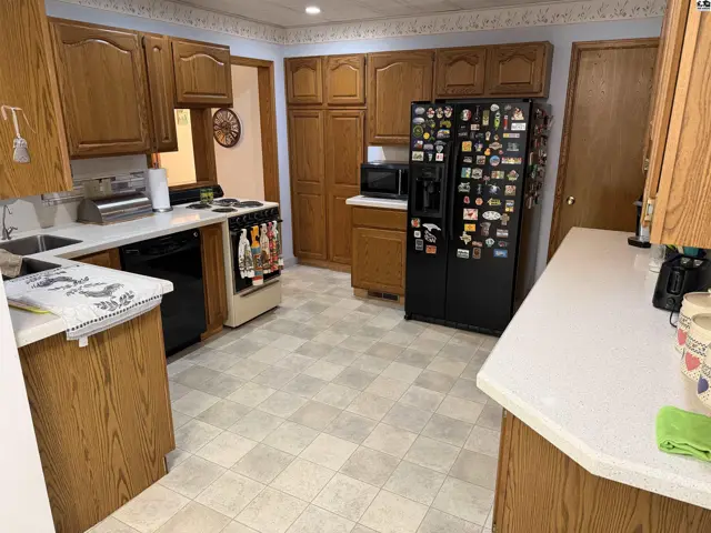 Photo of 221 S Pine St, Pratt, KS
