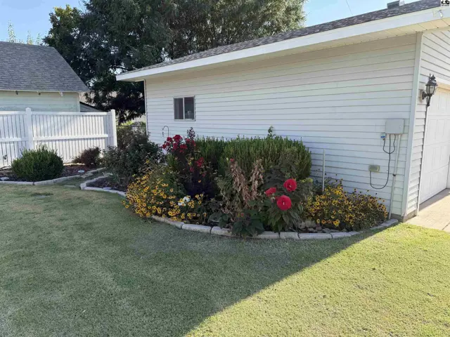 Photo of 221 S Pine St, Pratt, KS