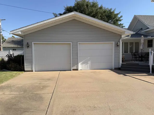 Photo of 221 S Pine St, Pratt, KS