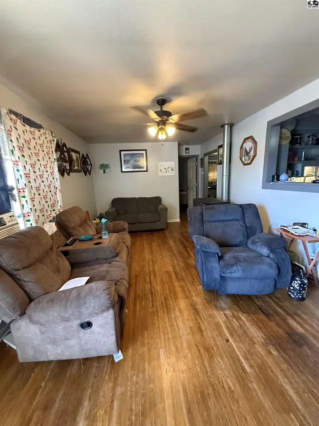 Photo of 15 N Town St, Hutchinson, KS