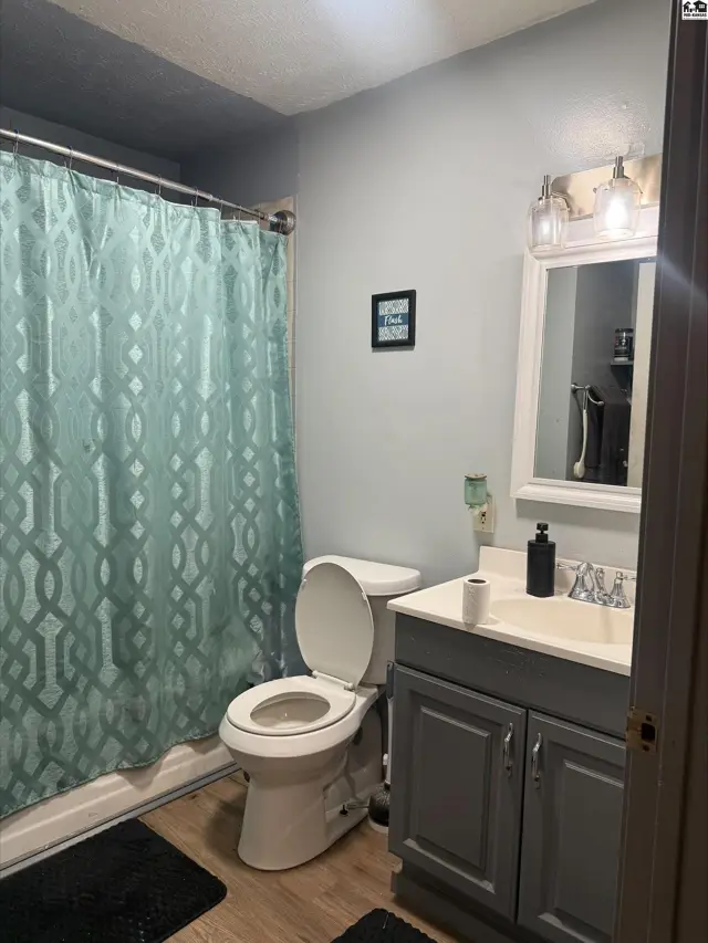 Photo of 15 N Town St, Hutchinson, KS
