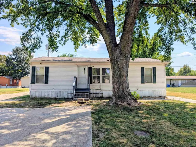Photo of 204 Mockingbird Rd, McPherson, KS