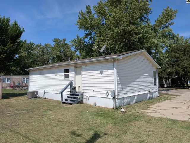 Photo of 204 Mockingbird Rd, McPherson, KS