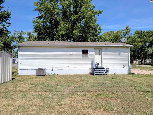 Photo of 204 Mockingbird Rd, McPherson, KS