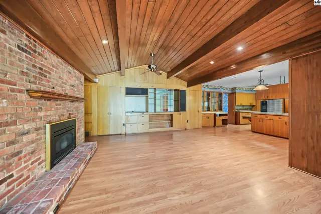 Photo of 534 Upper Mill Hts Dr, Salina, KS