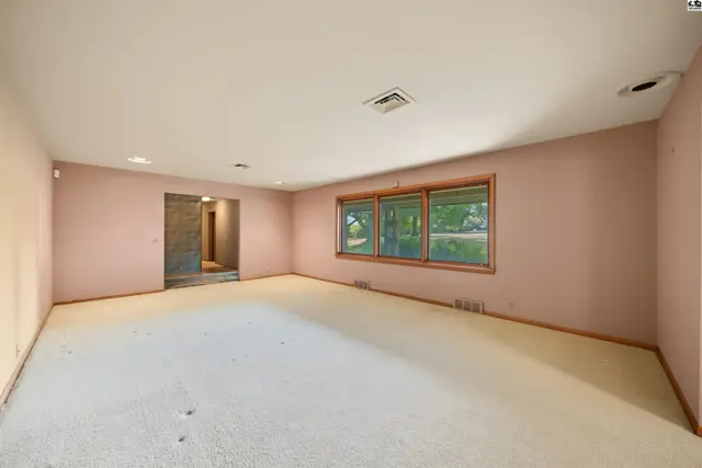 Photo of 534 Upper Mill Hts Dr, Salina, KS