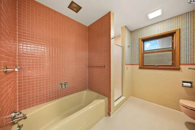 Photo of 534 Upper Mill Hts Dr, Salina, KS