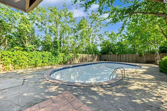 Photo of 534 Upper Mill Hts Dr, Salina, KS