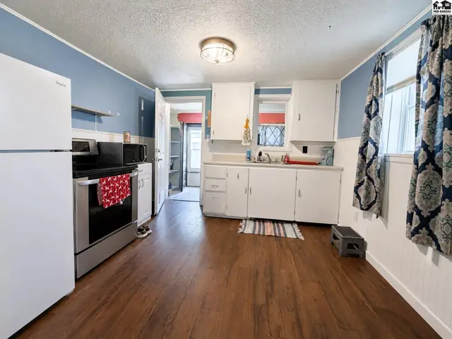 Photo of 101 E Avenue A, South Hutchinson, KS