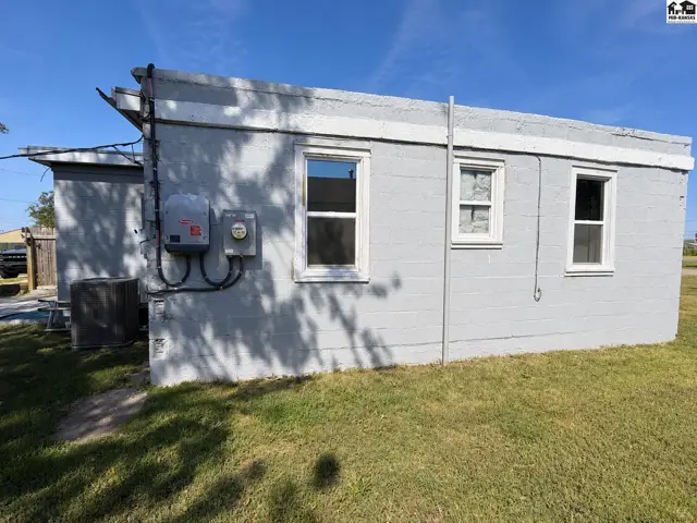 Photo of 101 E Avenue A, South Hutchinson, KS
