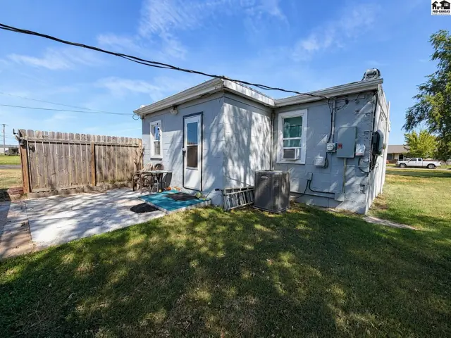 Photo of 101 E Avenue A, South Hutchinson, KS