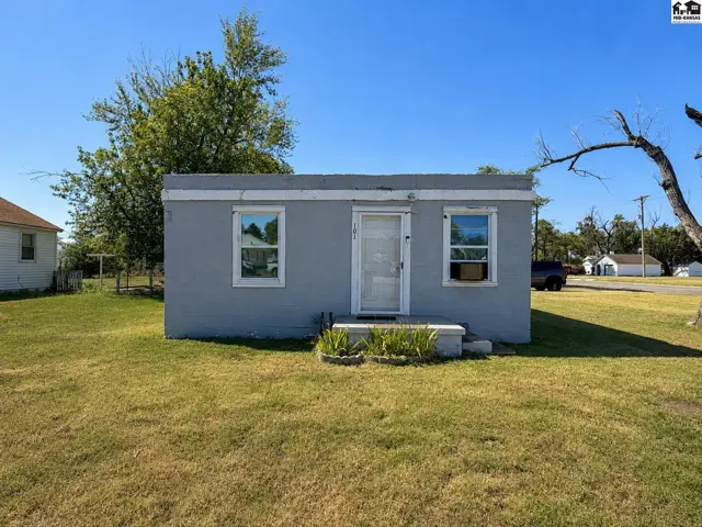 Photo of 101 E Avenue A, South Hutchinson, KS